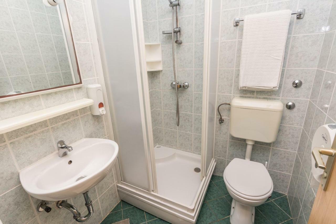 Apartmani Albi 扎顿 外观 照片